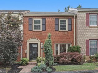 17904 Hickory Ln, Hagerstown, MD 21740