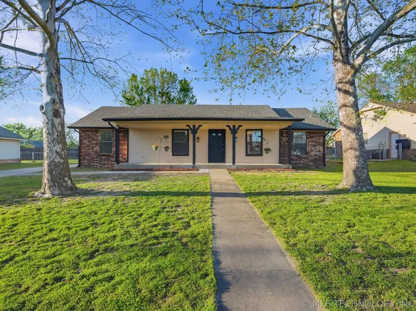 8008 E Madison St, Broken Arrow, OK 74014