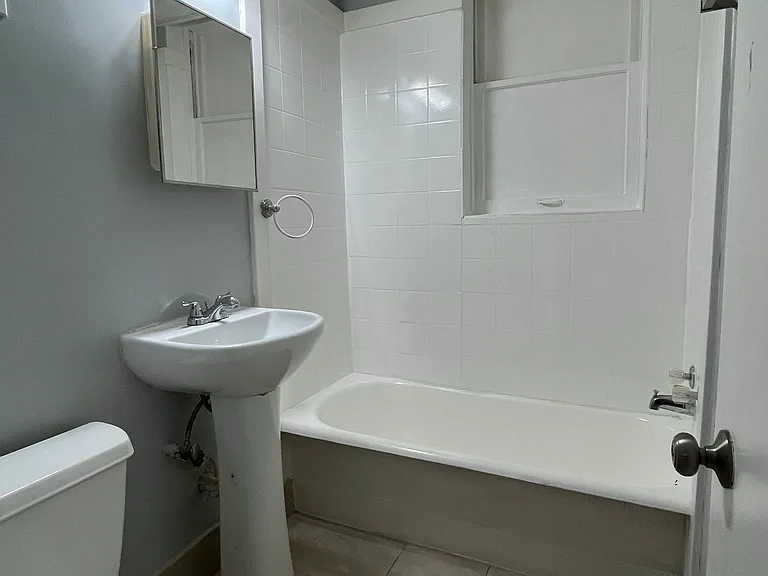 Garfield Apartments — Photo 12