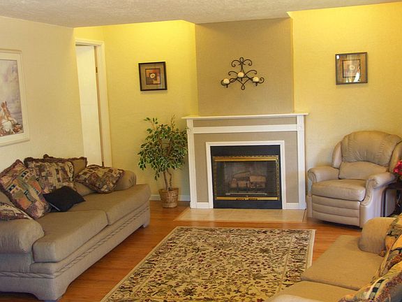 Living room w/ bamboo flooring