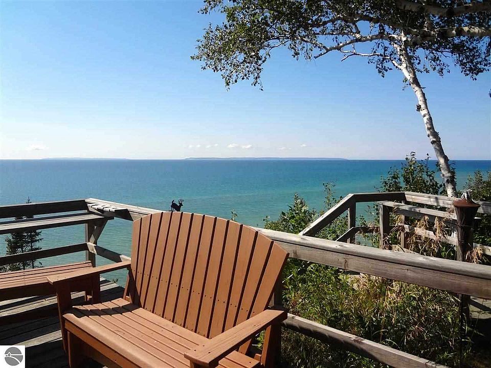 1229 N Leland Estates Dr, Leland, MI 49654 Zillow