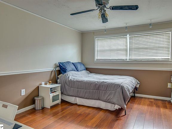 3rd image of 2530 E North St Unit 13C