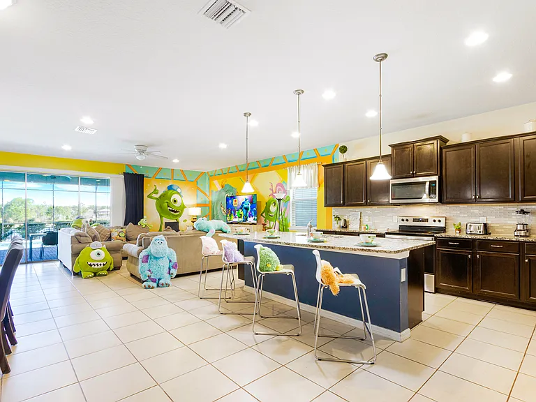 2311 Luxor Dr — Photo 2