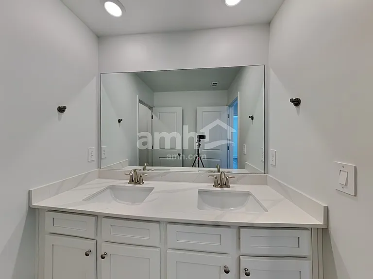 116 Punderson Dr — Photo 15