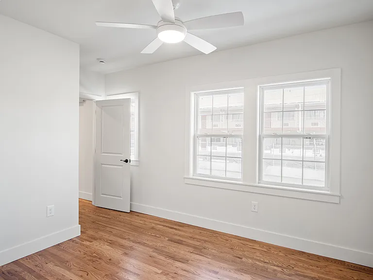 2733 E Magnolia Ave #104 — Photo 8
