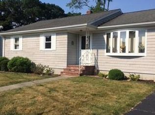 17 Frank St, Acushnet, MA 02743