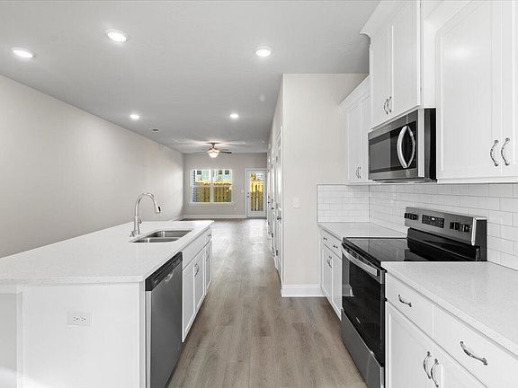 5th image of 4041 Jane Lane #9b