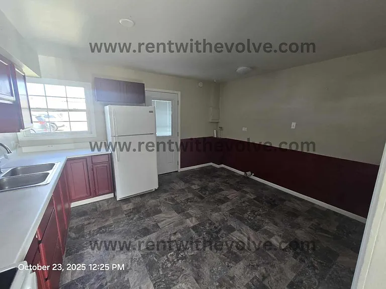 610 E Dunn Ave — Photo 7