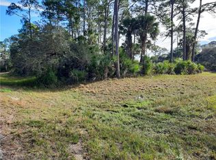 527 Sussex Ln, Labelle, FL 33935