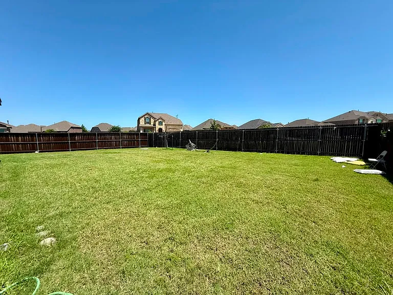 1601 Lake Grove Dr — Photo 20