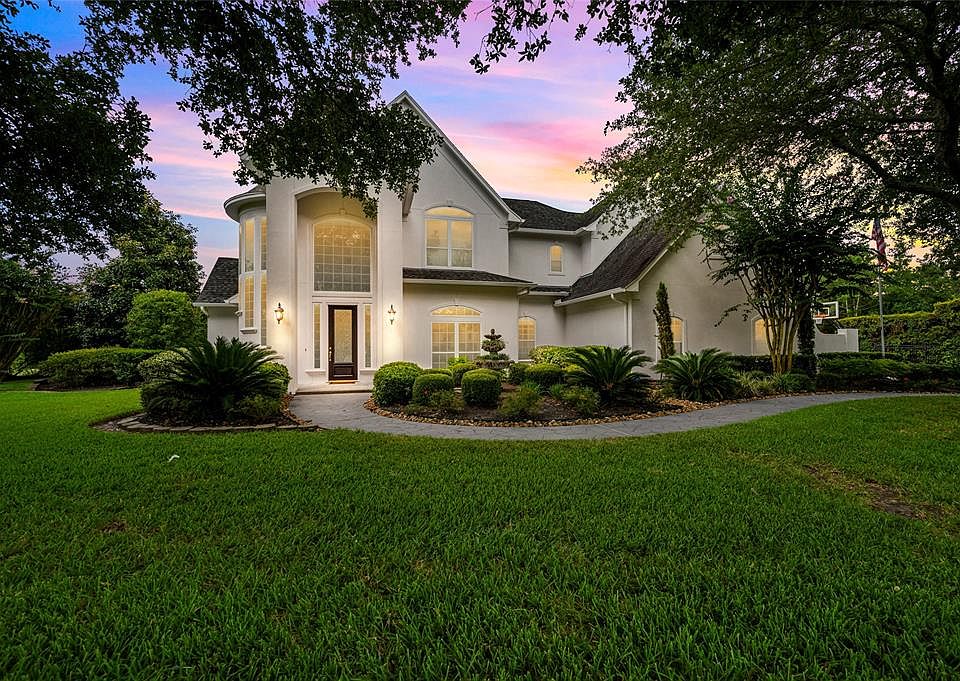 1st image of 9327 Lake Breeze Dr