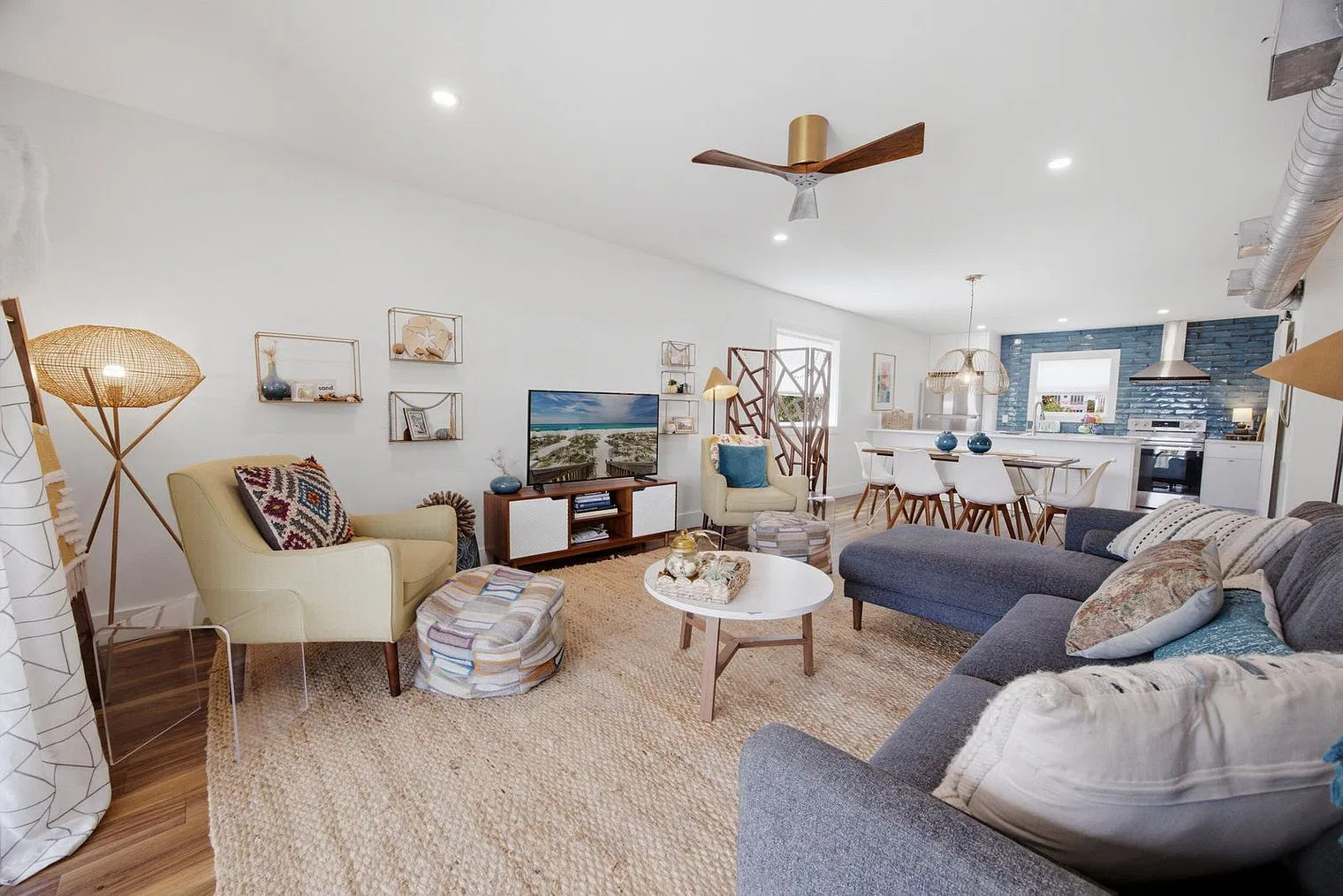 2 bed, 2.0 bath, 1184 sqft, $3,360 — Photo 1