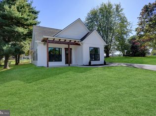 1311 Marvic Dr, Chambersburg, PA 17202