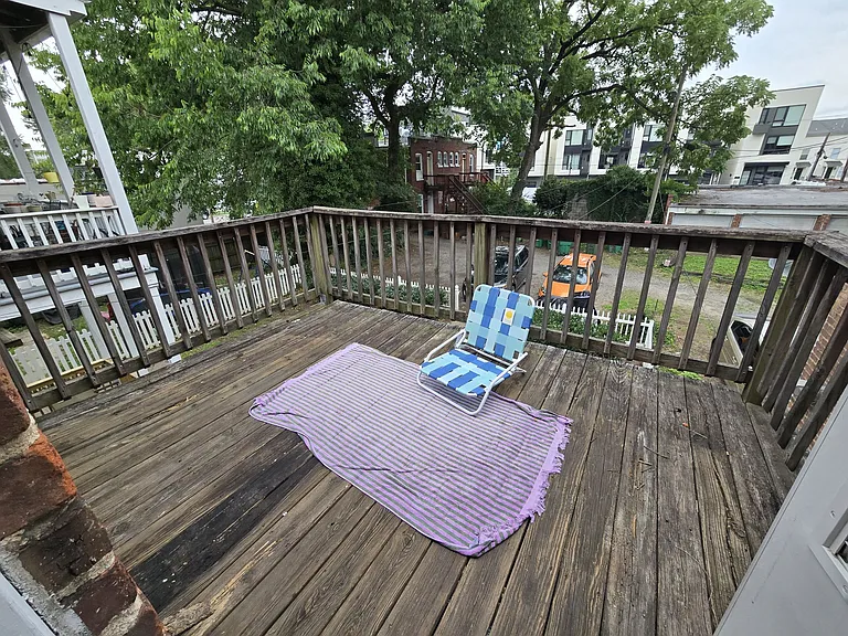 2209 W Main St — Photo 24