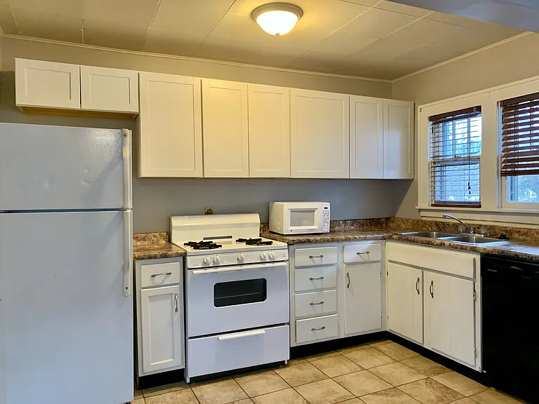 1000 W Country Club Dr — Photo 17