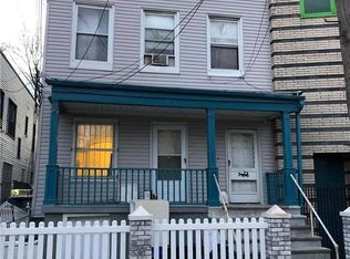 9214 176th St, Jamaica, NY 11433