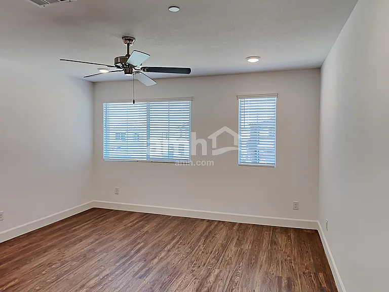 3345 Blodwen St — Photo 9