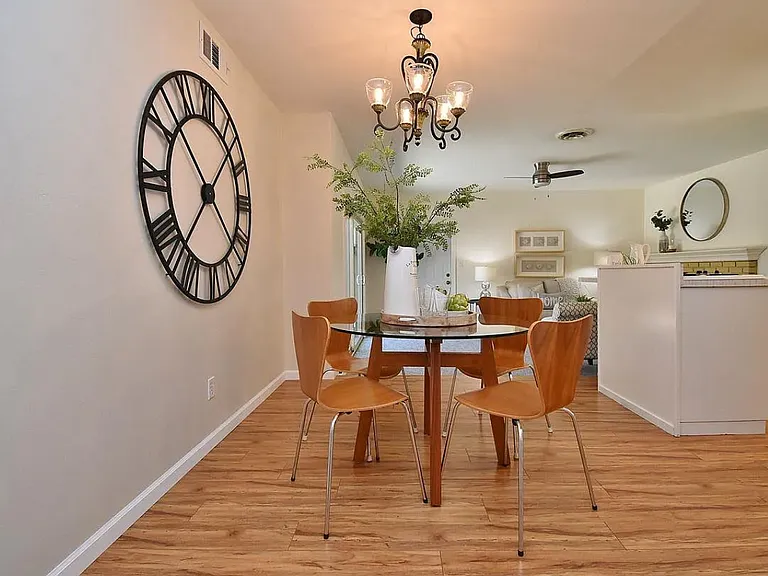 4325 Satinwood Dr — Photo 3