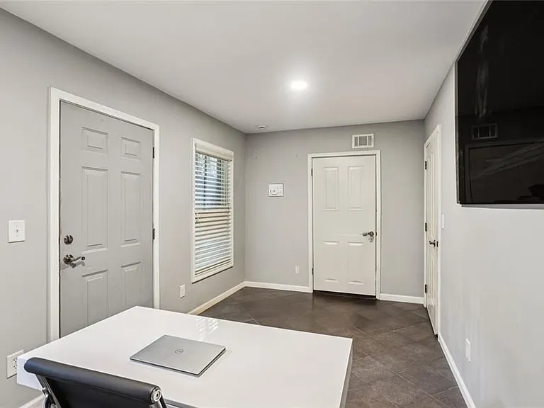 805 Highland Green Way NE — Photo 28