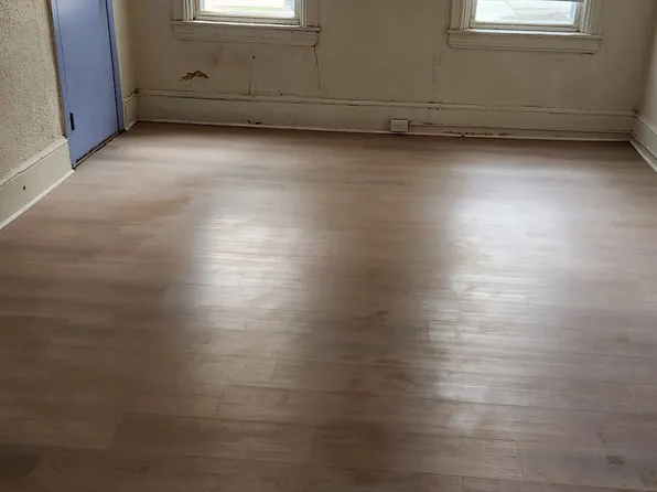 327 Market St #1, Gloucester City, NJ 08030