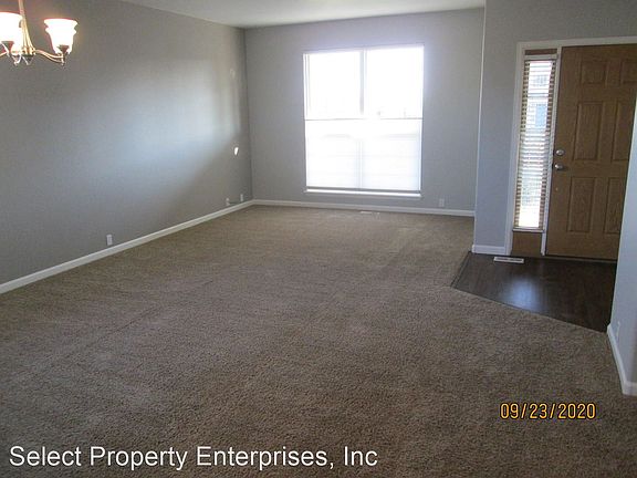 3rd image of 9058 Oakmont Rd