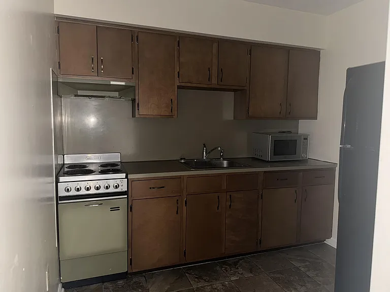 910 Florida Ave #4-1-1 — Photo 4