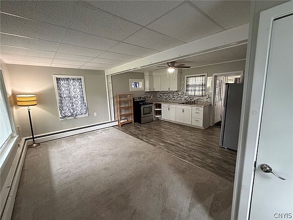 4th image of 104 Orchard Ave