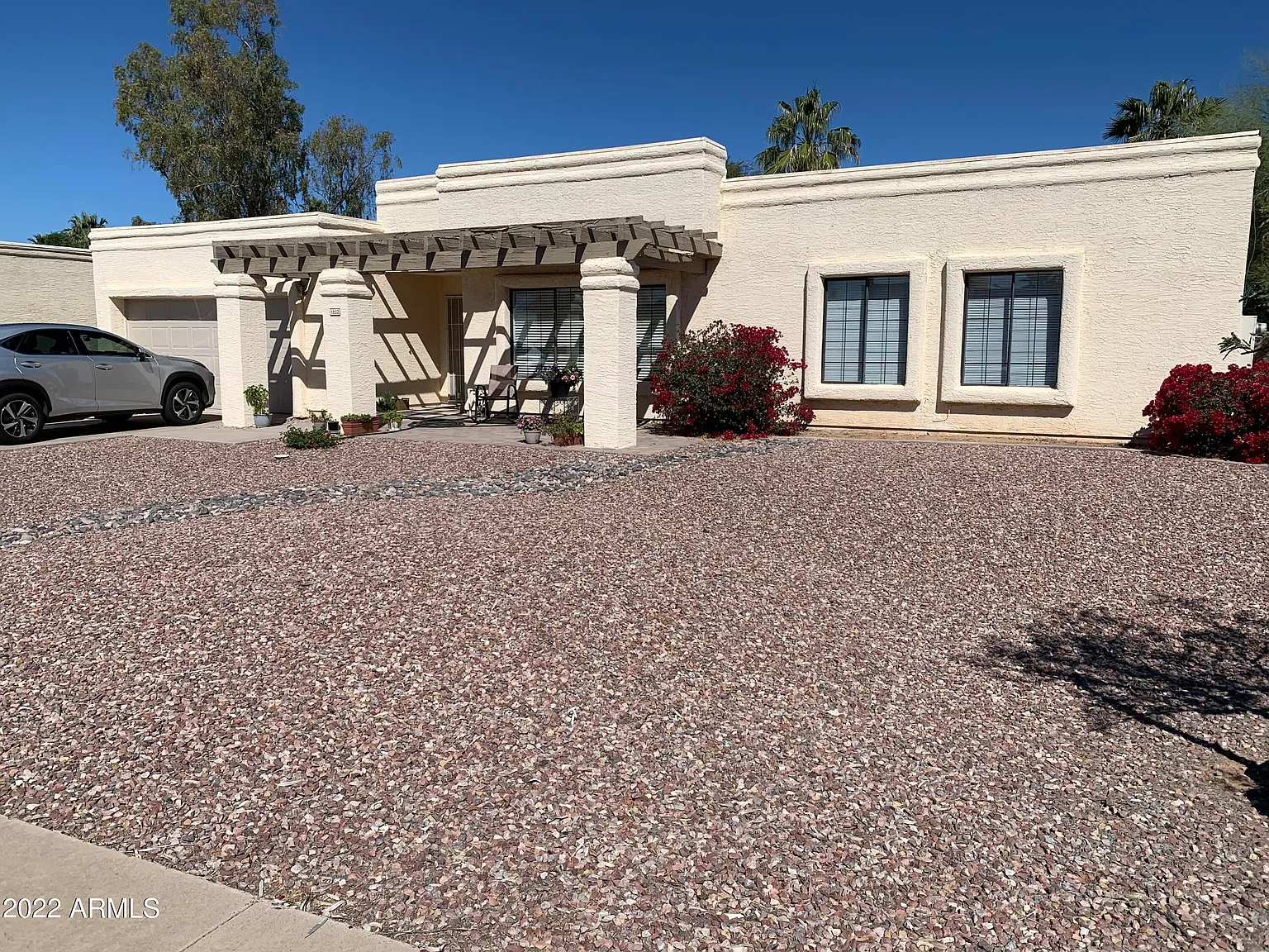 4 bed, 2.0 bath, 2429 sqft, $2,975 — Photo 2
