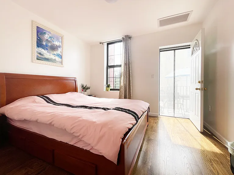 157 Franklin St #3 — Photo 1