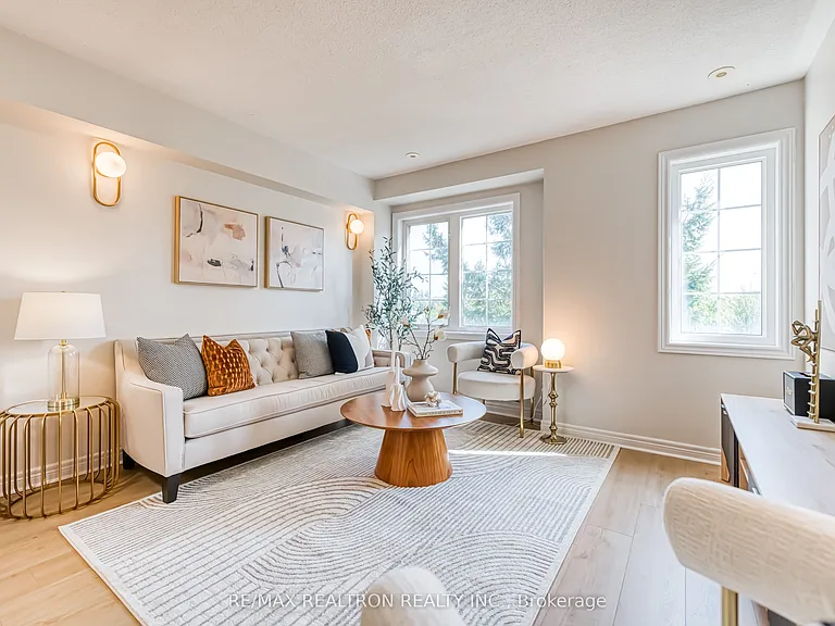 2554 Bur Oak Ave — Photo 11