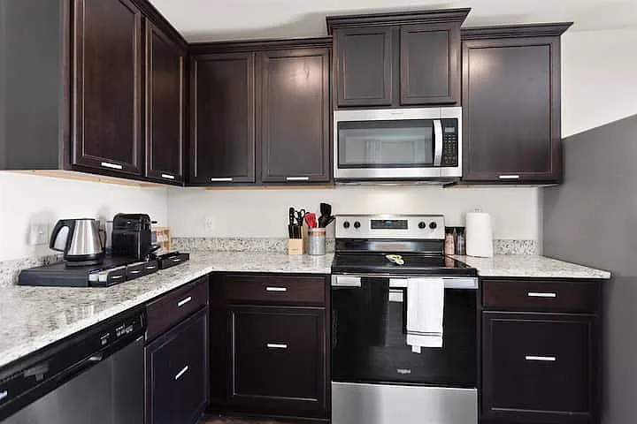 3 bed, $4,000 — Photo 4