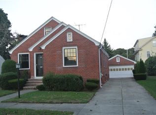 87 Jastram St, Providence, RI 02908