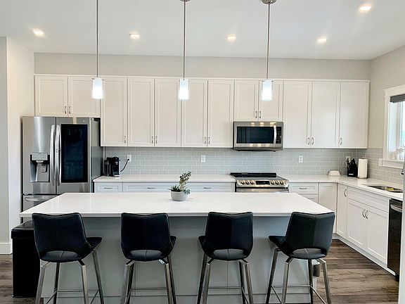 5th image of 28 McArdell Dr SE Unit 28