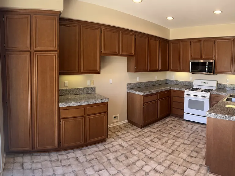 28748 Legacy Way — Photo 6