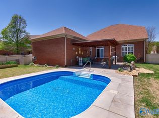 3209 Wellstone Ln SE, Owens Cross Roads, AL 35763