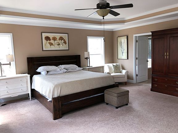 HUGE! master bedroom