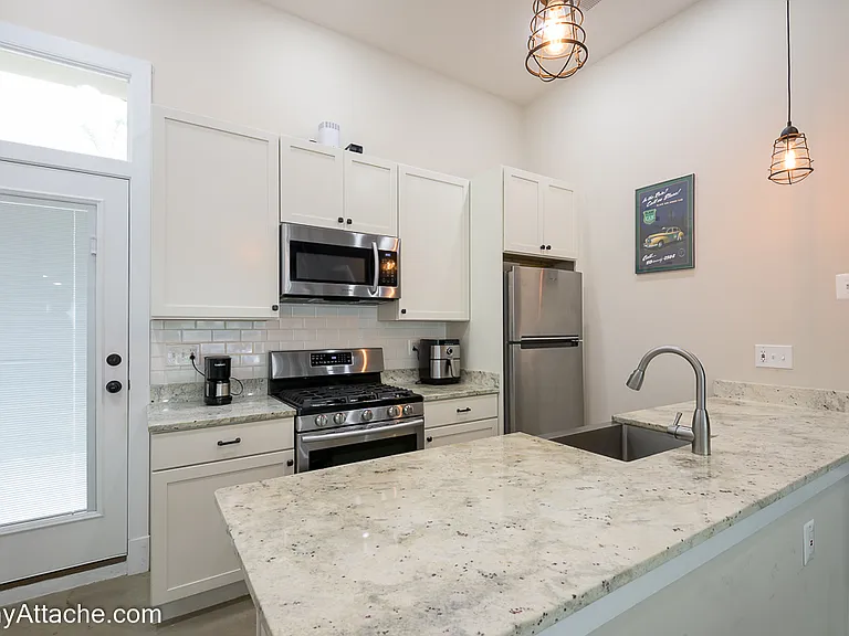 717 F St NE — Photo 11