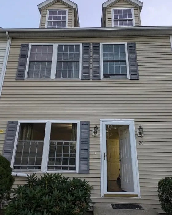 2 bed, 1.5 bath, 1024 sqft, $2,750 — Photo 2
