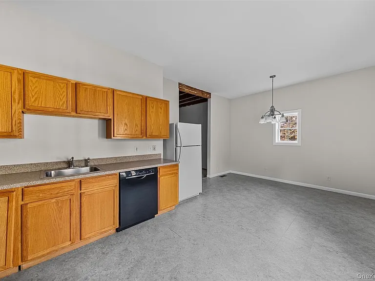 1-18 Willow Way #7 — Photo 7