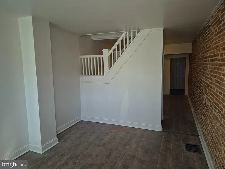 707 N Duncan St — Photo 4