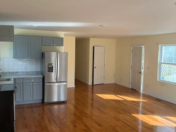 310 W Morehead St #1, Reidsville, NC 27320