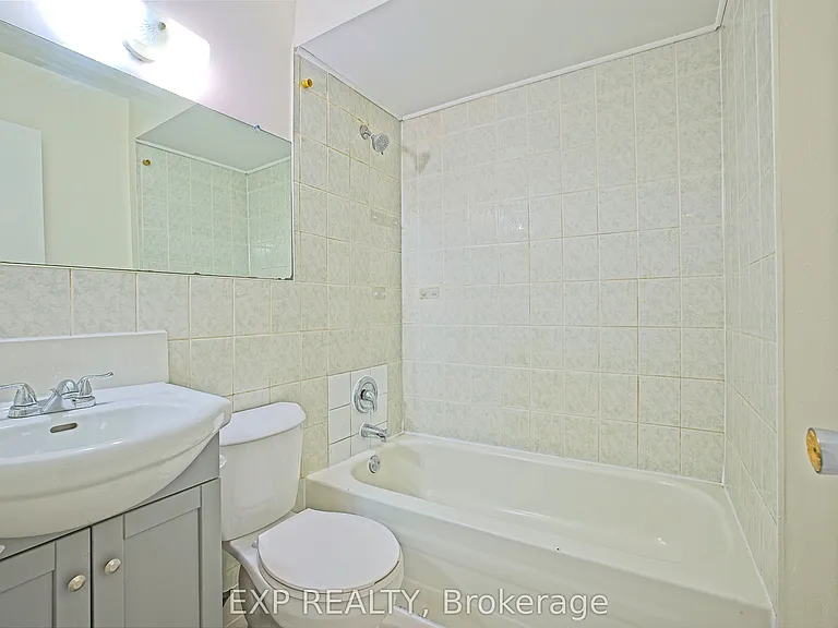 4 Fallway Rd #UPPER — Photo 15