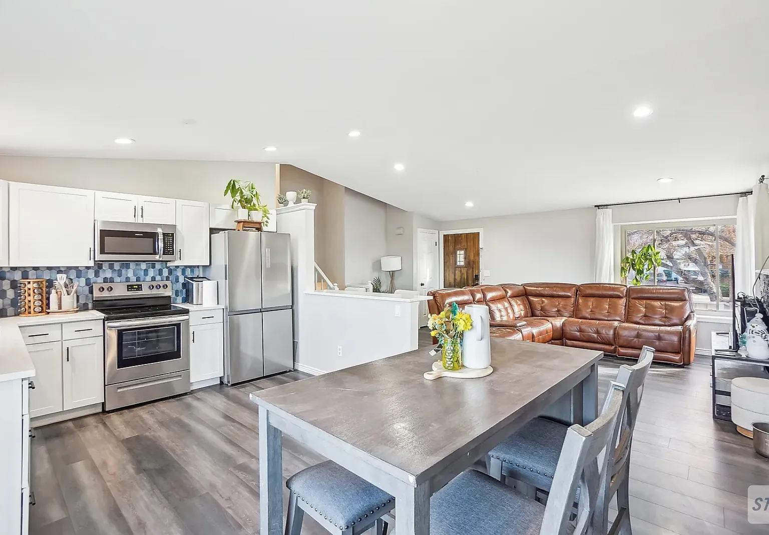 19001 E Oxford Dr — Photo 3