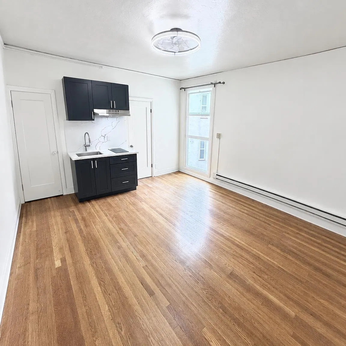 Studio, 400 sqft, $2,095 — Photo 4