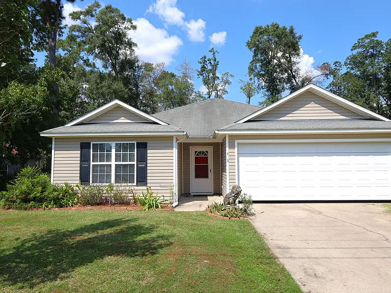 413 Bryson Cir — Photo 1