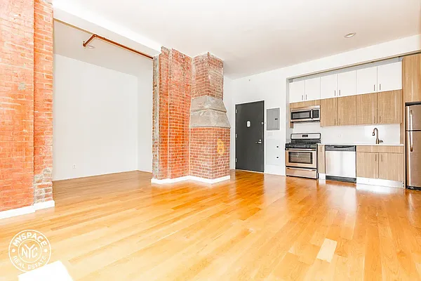 Rented by MySpaceNYC | media 18