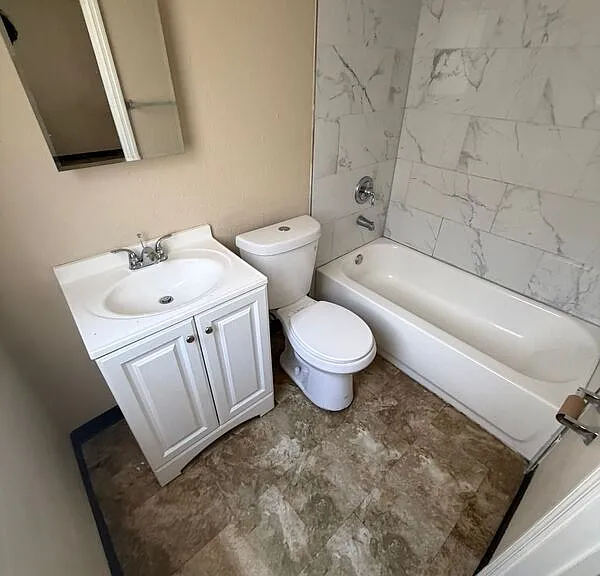 2040 W Church St #11 — Photo 9
