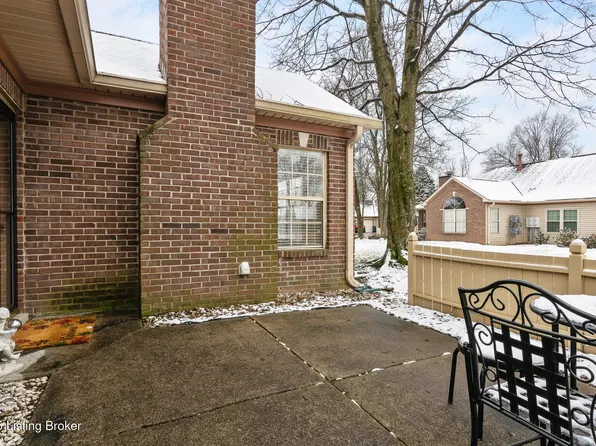 3224 Graystone Manor Pkwy, Louisville, KY 40241