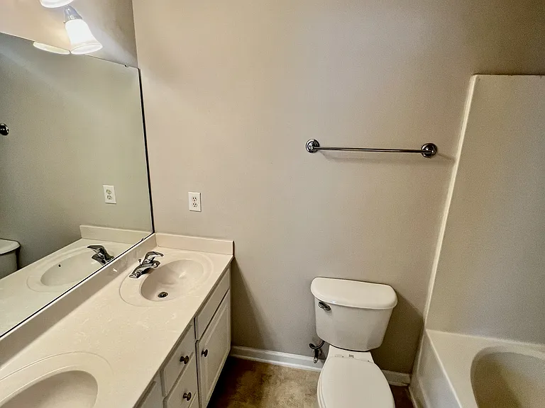 406 Auburn Square Dr — Photo 7