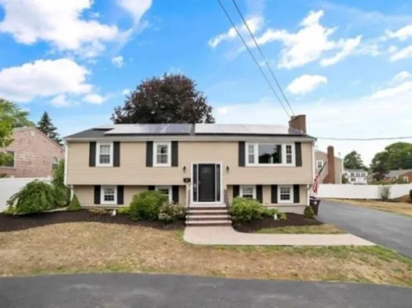 7 Addington Cir, Weymouth, MA 02189
